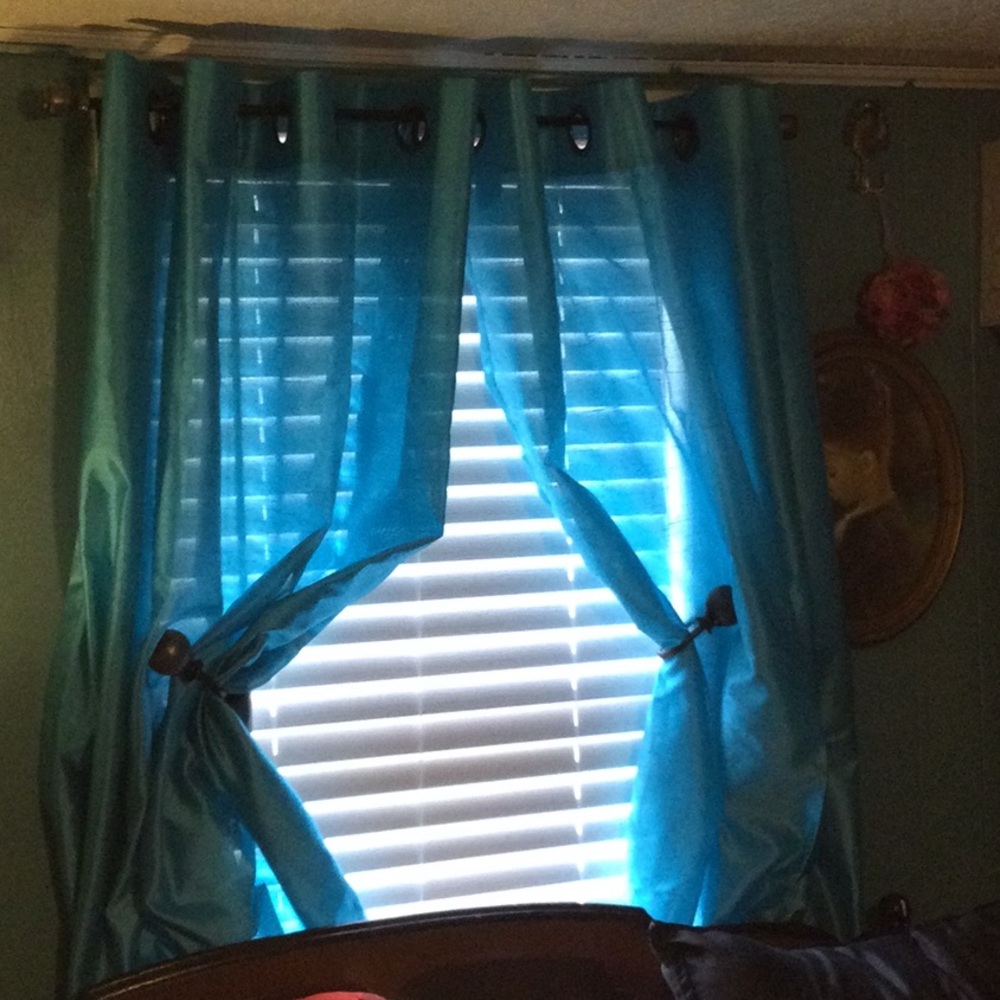 Curtains - Picture 2 of 2